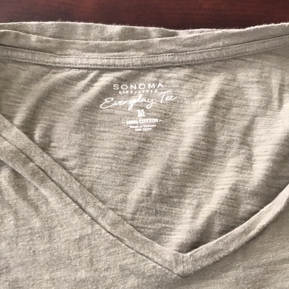 Sonoma Women’s Sage Green t-shirt size M - Picture 3 of 5